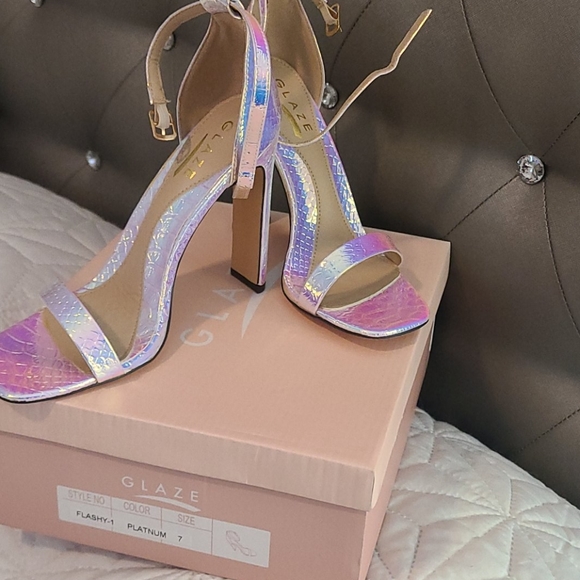 Shoes - Picture 2 of 4